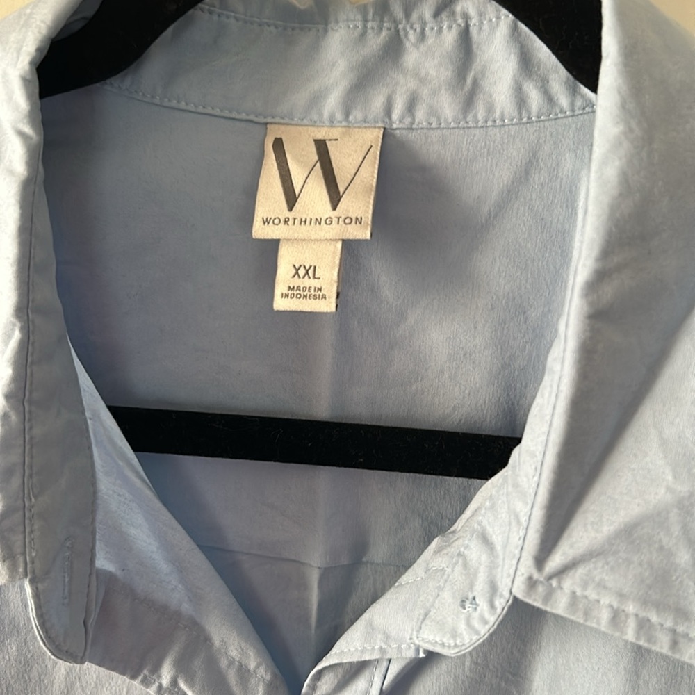 Light blue button down shirt long sleeves - Picture 3 of 6